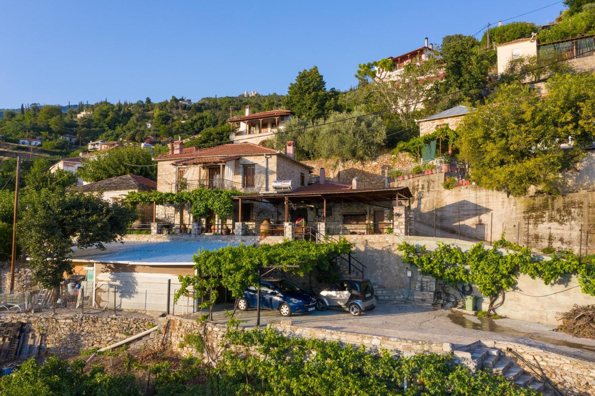 Villa Mirabilia Mountain With A Sea View *